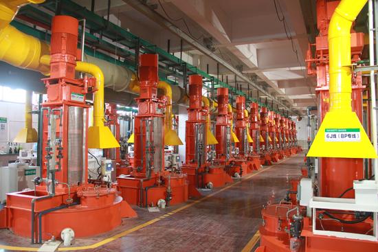 格林美廢舊電池循環(huán)再造三元?jiǎng)恿﹄姵夭牧仙a(chǎn)線。圖片由格林美股份有限公司提供