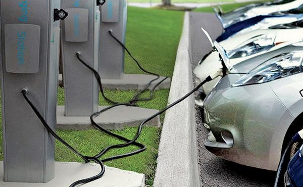 對(duì)沖基金公司瞄準(zhǔn)電動(dòng)車電池原材料市場(chǎng)