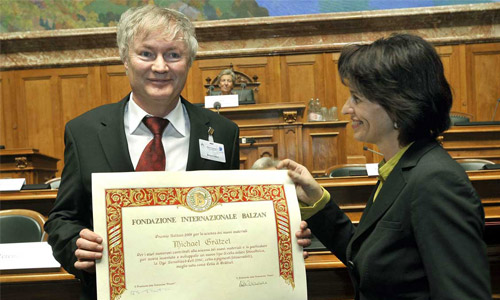 染料敏化太陽能電池之父獲愛因斯坦世界科學獎