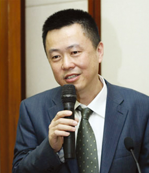 鐘景華-就飛輪儲能UPS技術的發(fā)展和應用前景進行闡述和分析