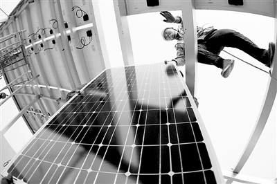 光伏產(chǎn)業(yè)：政府要救市，企業(yè)更要&ldquo;給力&rdquo;