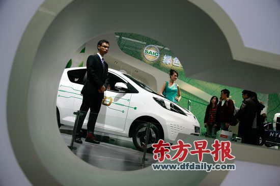 業(yè)內(nèi)人士稱，中國(guó)新能源汽車產(chǎn)業(yè)發(fā)展的瓶頸問題比較嚴(yán)重。徐曉林 早報(bào)資料 