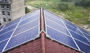 何賢軍家的屋頂&ldquo;小電站&rdquo;