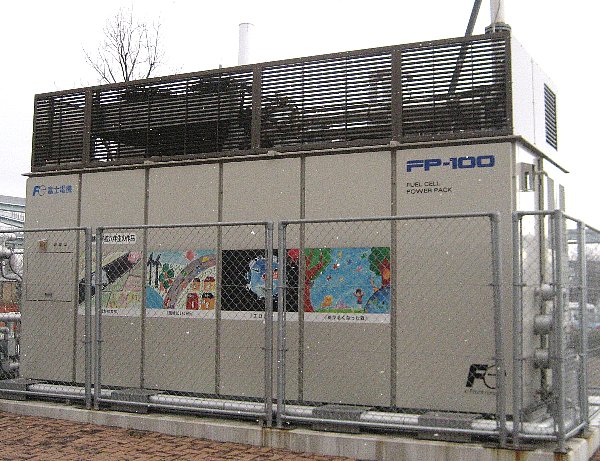 【照片4】生命之旅博物館設置的100kW磷酸燃料電池（富士電機產）