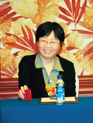 全國政協(xié)常委、上海市政協(xié)副主席、民革上海市委主委高小玫