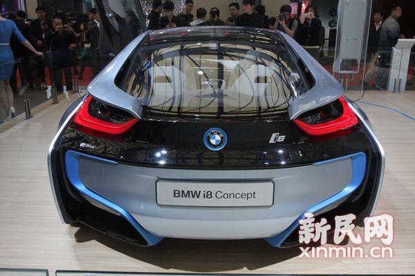 圖說：寶馬i8都市電動(dòng)概念車。新民網(wǎng)記者 沈文林 攝