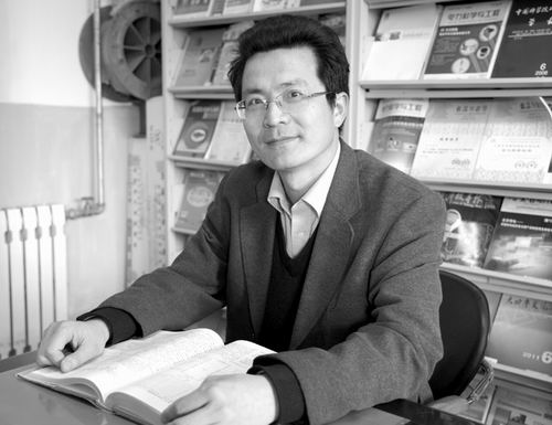 馬衍偉獲得了多項(xiàng)殊榮，包括國(guó)家杰出青年基金獲得者、中科院&ldquo;百人計(jì)劃&rdquo;入選者、&ldquo;新世紀(jì)百千萬(wàn)人才工程&rdquo;國(guó)家級(jí)人選。