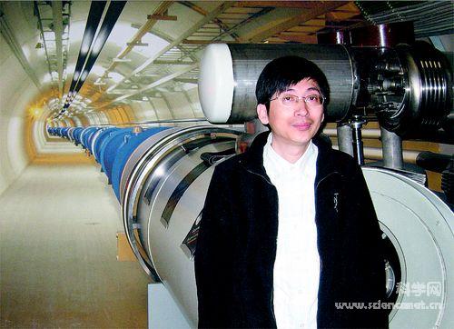 從2008年制備出世界首根鐵基超導(dǎo)線帶材，到目前將其載流性能提高到10T的強(qiáng)磁場(chǎng)下17000安培每平方厘米的國(guó)際最高紀(jì)錄，中國(guó)科學(xué)院電工所馬衍偉領(lǐng)導(dǎo)研究組始終在高性能鐵基超導(dǎo)材料的研制中保持國(guó)際領(lǐng)先水平。