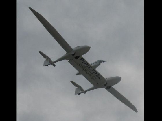 在2009年至2011年之間，美國(guó)宇航局發(fā)布了一項(xiàng)名為&ldquo;綠色飛行&rdquo;的挑戰(zhàn)賽。參賽者被要求設(shè)計(jì)一款新型客機(jī)，其運(yùn)載200名乘客飛行一英里油耗僅為1加侖或其它同等指標(biāo)，與此同時(shí)還必須大大降低飛行中的噪音水平