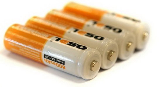 美國(guó)研制新型超級(jí)電池 幾秒鐘內(nèi)完成手機(jī)充電