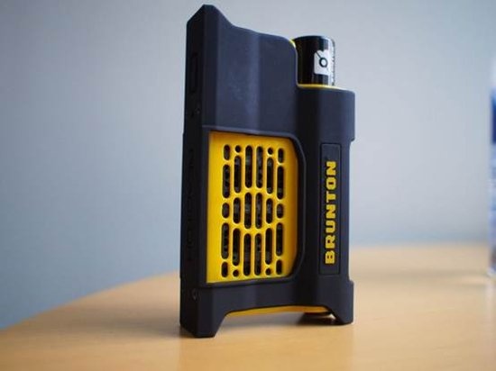 氫反應(yīng)燃料電池亮相 一枚可充滿六部iPhone