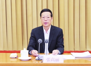 張高麗：把新疆建設(shè)成向西開(kāi)放橋頭堡