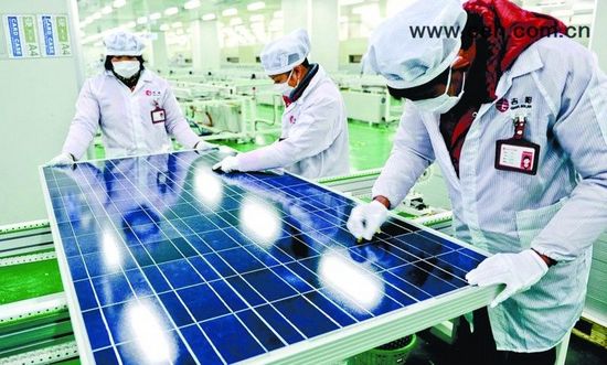 美國對(duì)華光伏產(chǎn)品實(shí)施&ldquo;雙反&rdquo;并未動(dòng)搖中國光伏組件在美國的有利地位，對(duì)美出口仍逐步攀升，部分美國企業(yè)卻因技術(shù)落后、價(jià)格競(jìng)爭(zhēng)力不強(qiáng)被市場(chǎng)淘汰