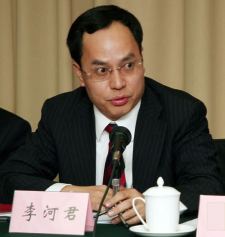 圖為全國工商聯(lián)副主席、全國政協(xié)委員、全國工商聯(lián)新能源商會會長、漢能控股集團(tuán)有限公司董事局主席兼首席執(zhí)行官李河君。（資料圖片）